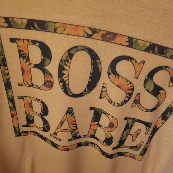 Boss Babe tshirt - Picture 2 of 4